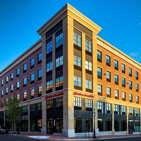 Hampton Inn & Suites Portsmouth Downtown Exterior foto