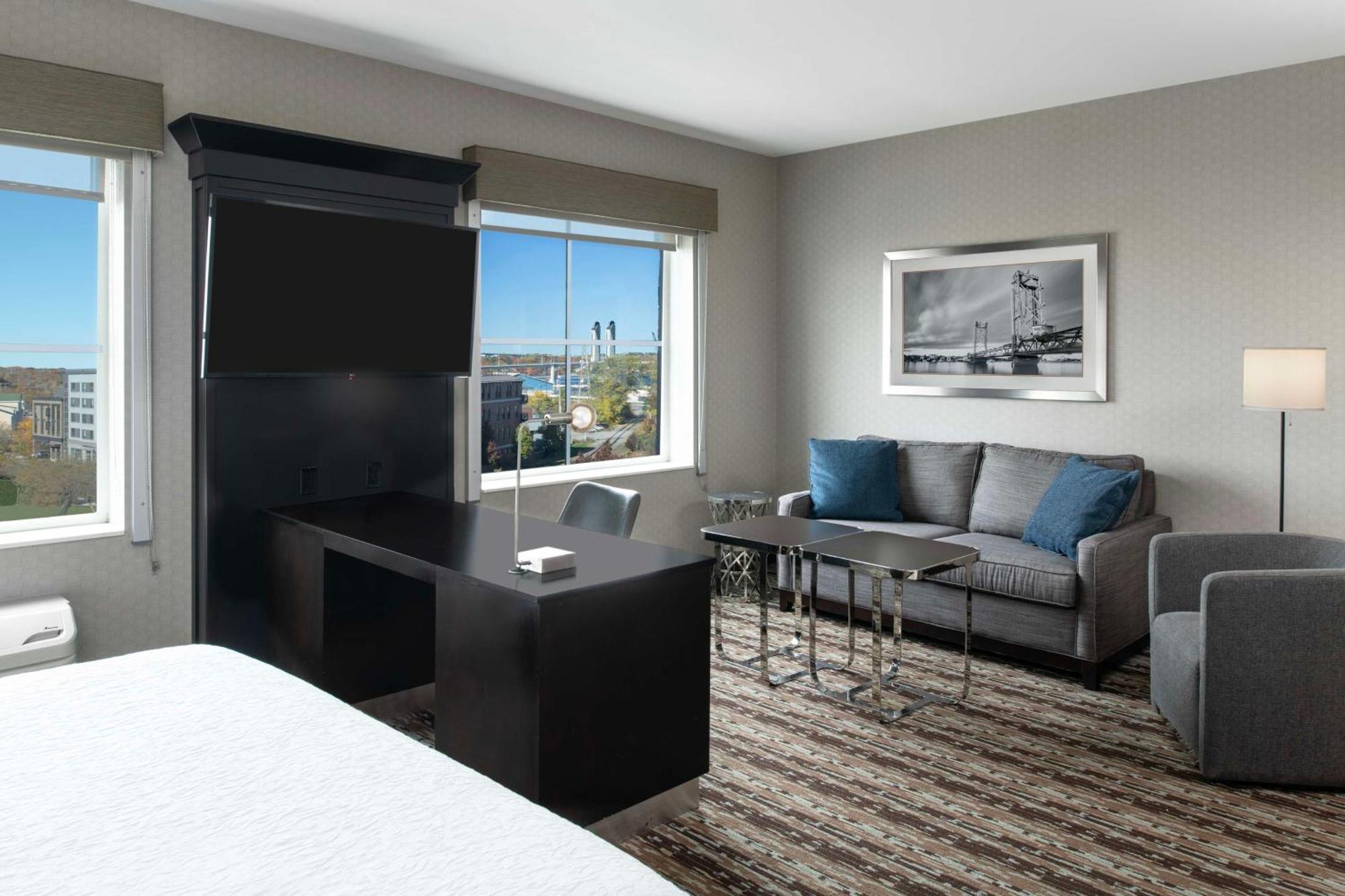 Hampton Inn & Suites Portsmouth Downtown Exterior foto